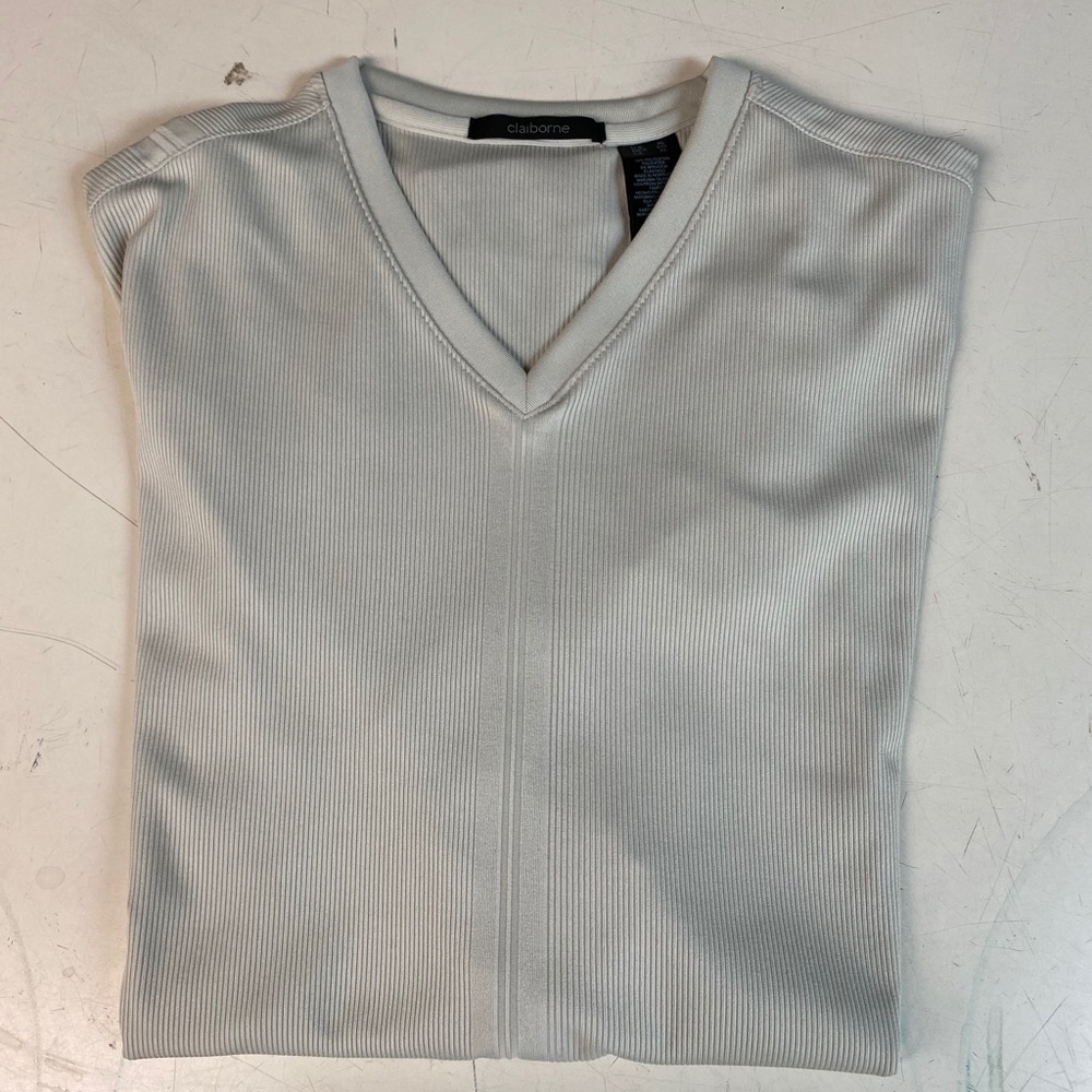 Men’s shirt sleeved